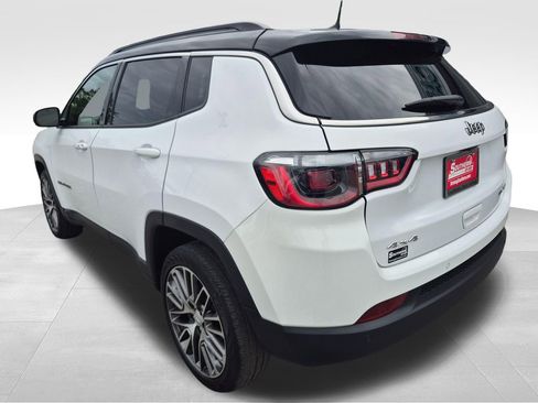 Used 2023 Jeep Compass Limited w/ Elite Group AWD/4WD image 4