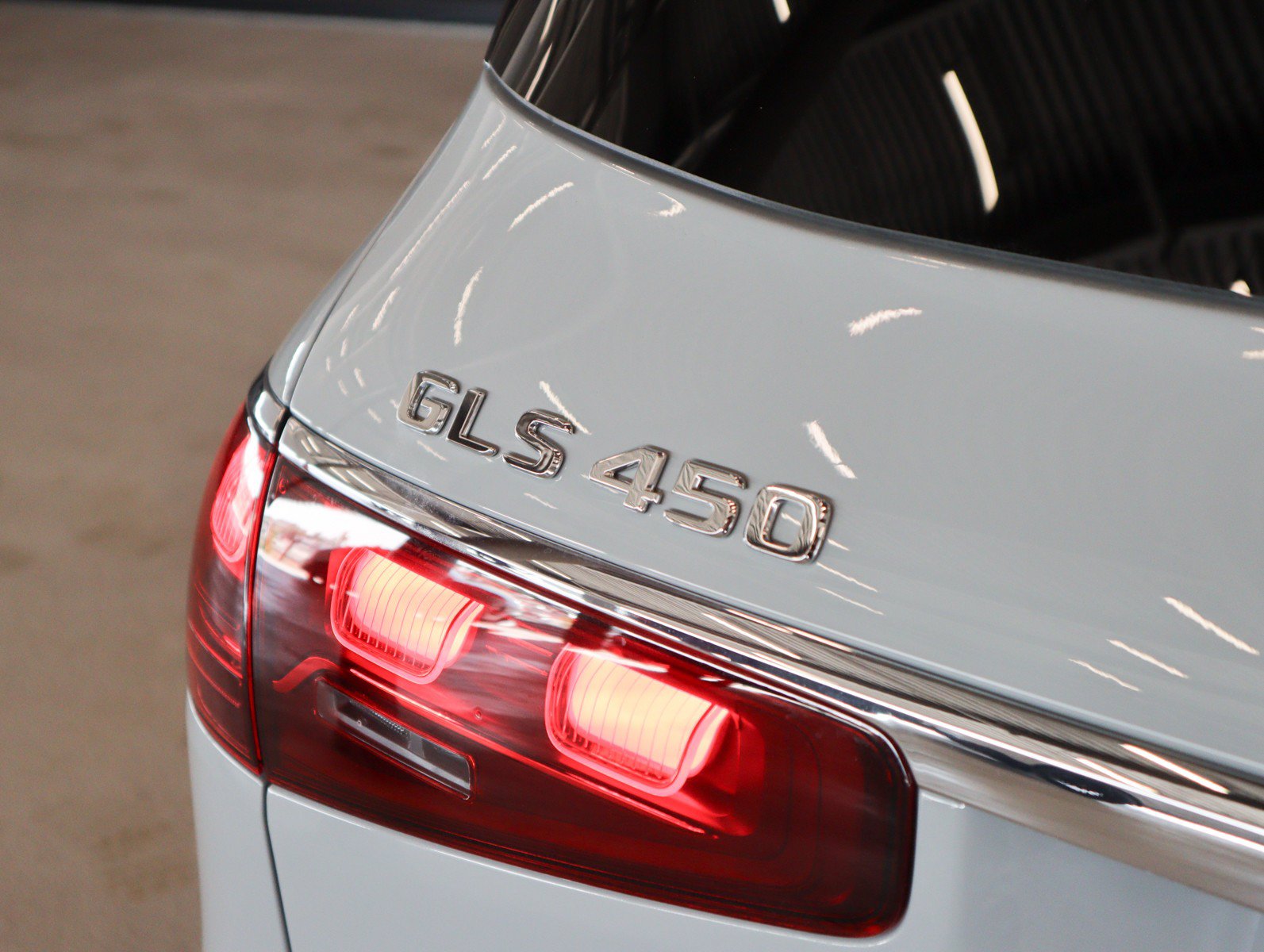 Used 2026 Mercedes-Benz GLS 450 4MATIC image 33