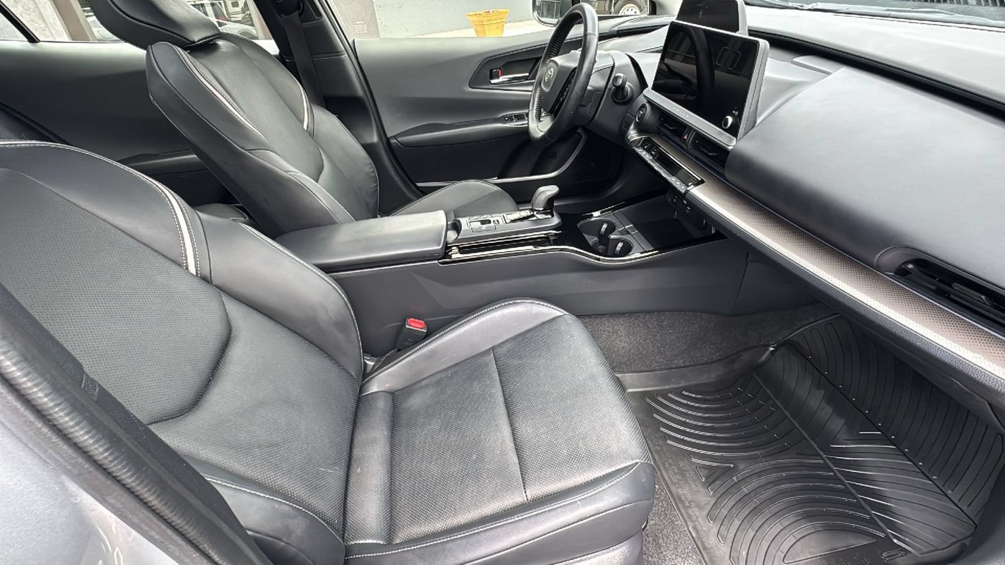 Used 2024 Toyota Prius XLE FWD image 20