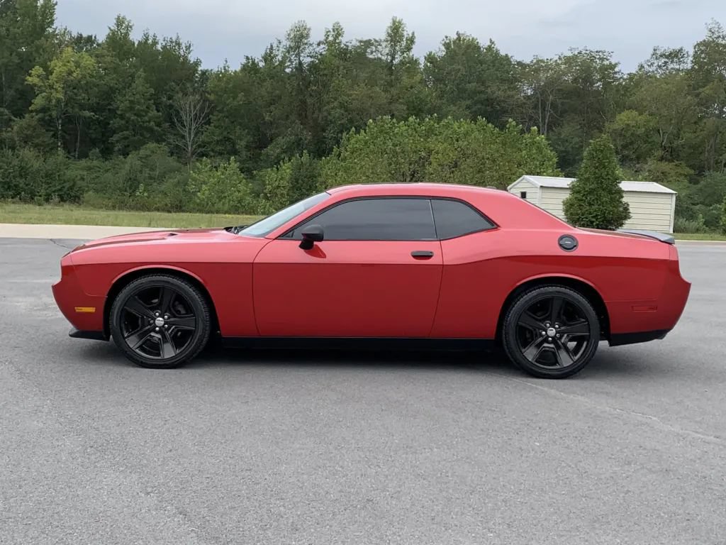 Used 2012 Dodge Challenger R/T RWD image 4