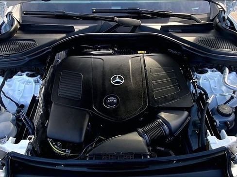 Used 2025 Mercedes-Benz GLC 300 4MATIC image 26