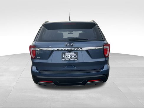 Used 2019 Ford Explorer XLT w/ Equipment Group 202A image 6