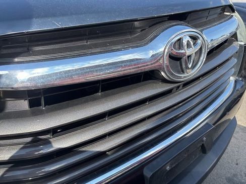 Used 2016 Toyota Highlander XLE image 13