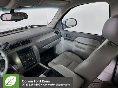 Used 2011 Chevrolet Avalanche LT w/ Suspension Package, Off-Road AWD/4WD image 20