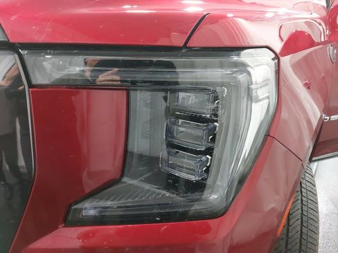 Used 2024 GMC Yukon Denali Ultimate AWD/4WD image 35