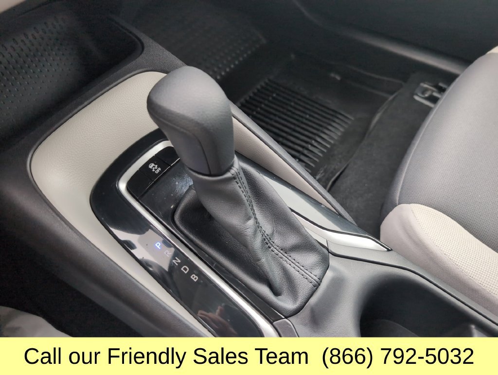 Used 2025 Toyota Corolla LE FWD image 22