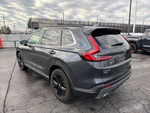 Used 2024 Honda CR-V Sport Touring image 4