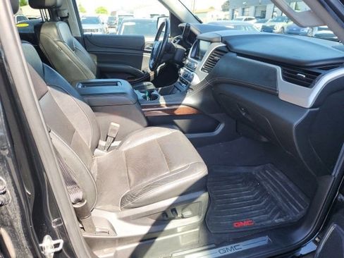 Used 2019 GMC Yukon SLT w/ Open Road Package AWD/4WD image 17