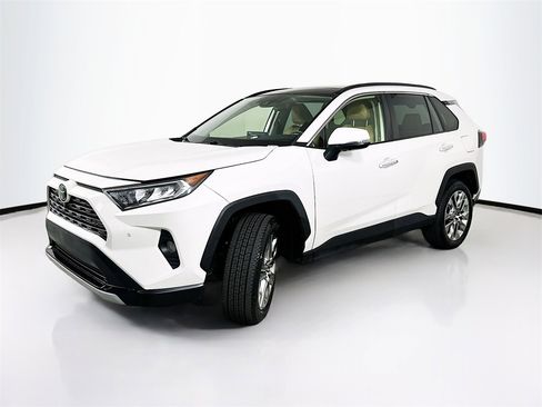 Used 2021 Toyota RAV4 Limited image 2