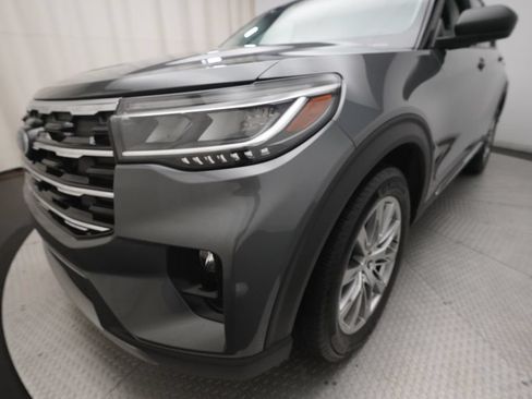 Used 2025 Ford Explorer Active w/ Active Comfort Package AWD/4WD image 24