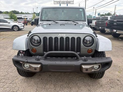 Used 2015 Jeep Wrangler Unlimited Sahara w/ Max Tow Package AWD/4WD image 5