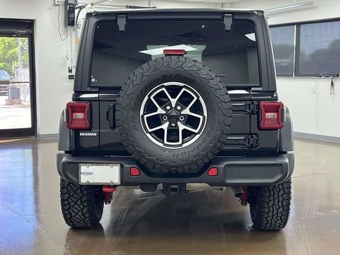 Used 2024 Jeep Wrangler Unlimited Rubicon AWD/4WD image 7