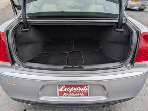 Used 2018 Chrysler 300 Limited image 30