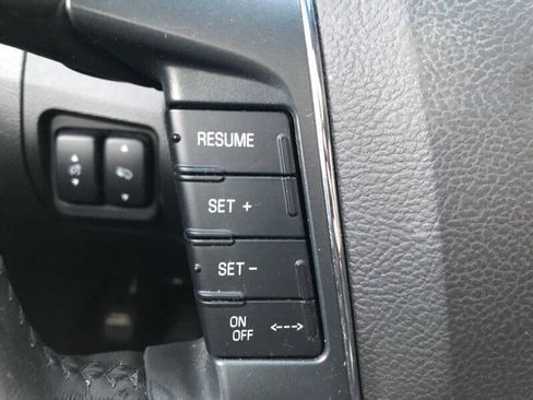 Used 2010 Ford Taurus SHO image 36