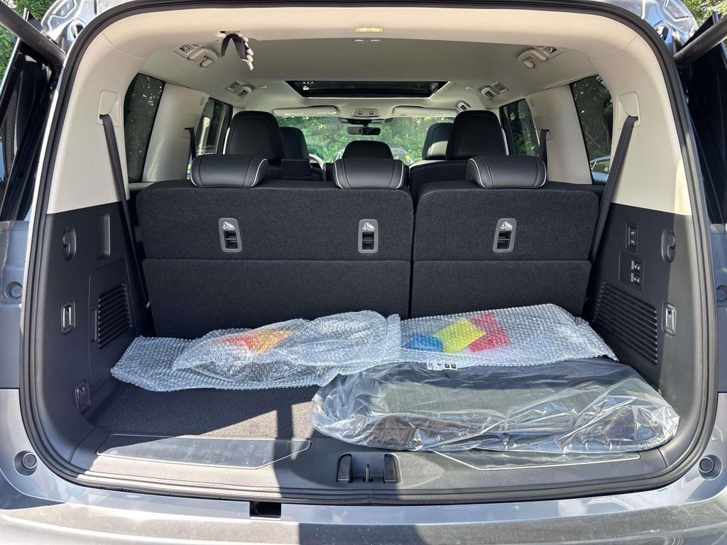 New 2027 INFINITI QX80 Luxe AWD/4WD image 4