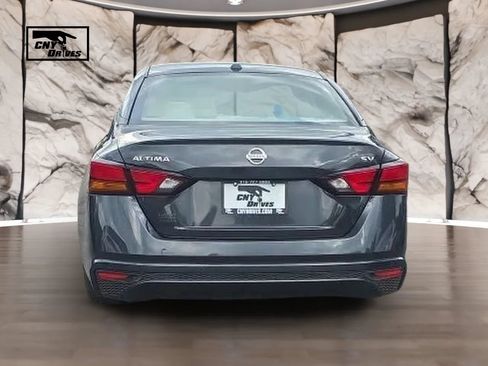Used 2022 Nissan Altima 2.5 SV FWD image 6
