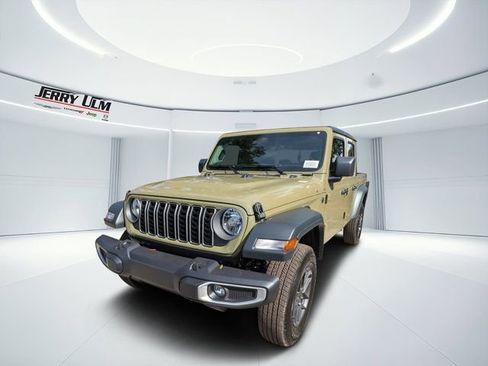 New 2026 Jeep Gladiator Sport image 6