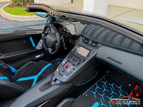 Used 2021 Lamborghini Aventador SVJ AWD/4WD image 37