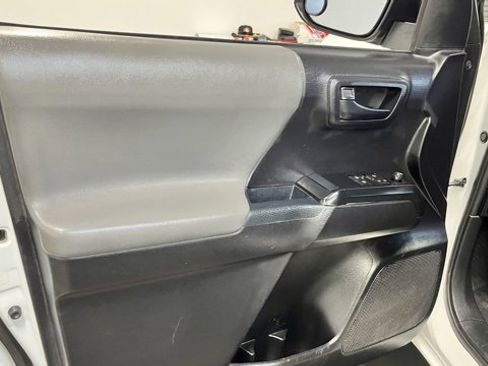 Used 2020 Toyota Tacoma SR image 17