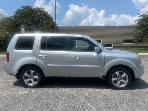 Used 2015 Honda Pilot EX image 2
