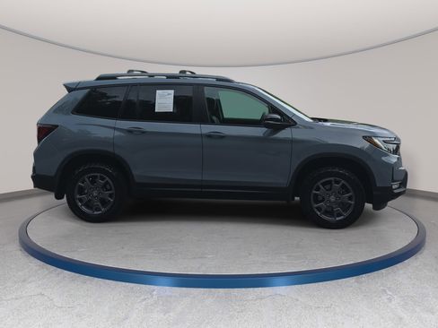 Used 2024 Honda Passport TrailSport image 4