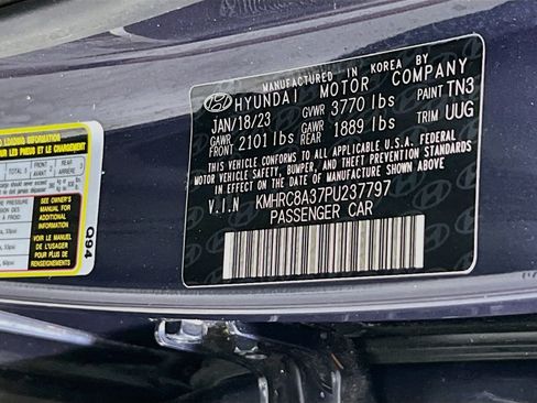 Used 2023 Hyundai Venue Limited w/ Cargo Package FWD image 31