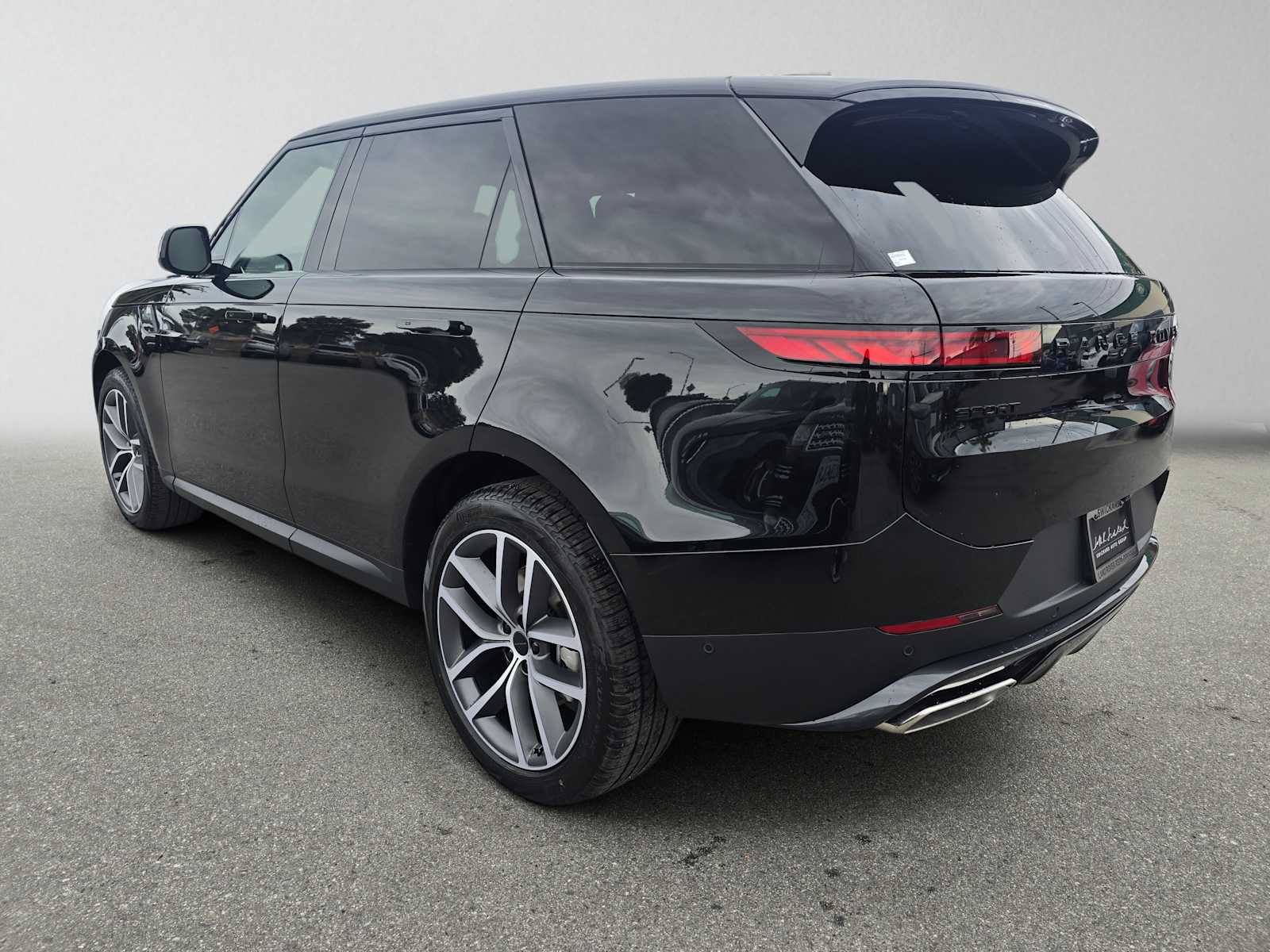 New 2027 Land Rover Range Rover Sport SE AWD/4WD image 3
