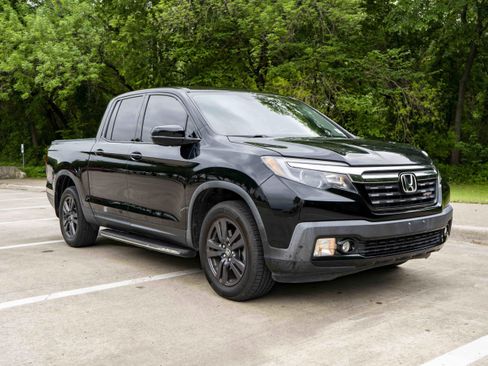 Used 2019 Honda Ridgeline Sport image 2