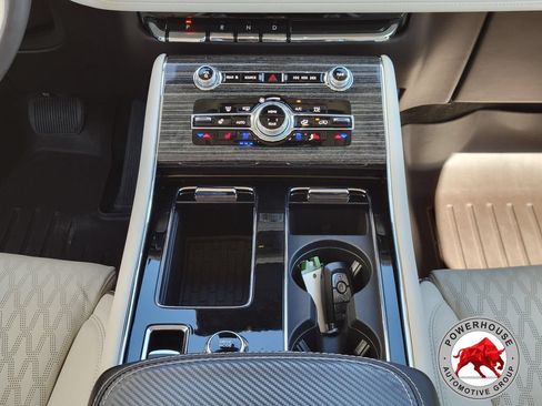 Used 2022 Lincoln Aviator Black Label w/ Dynamic Handling Package AWD/4WD image 24
