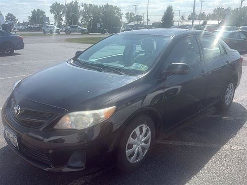 Used 2013 Toyota Corolla L FWD image 2