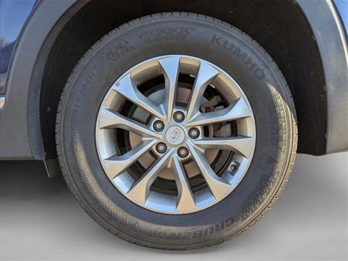 Used 2019 Hyundai Santa Fe SE image 13