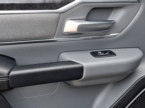 Used 2019 RAM 1500 Big Horn AWD/4WD image 19
