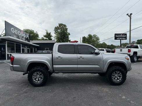 Used 2019 Toyota Tacoma SR5 RWD image 5