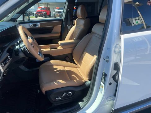 Used 2025 Hyundai Santa Fe Limited AWD/4WD image 26