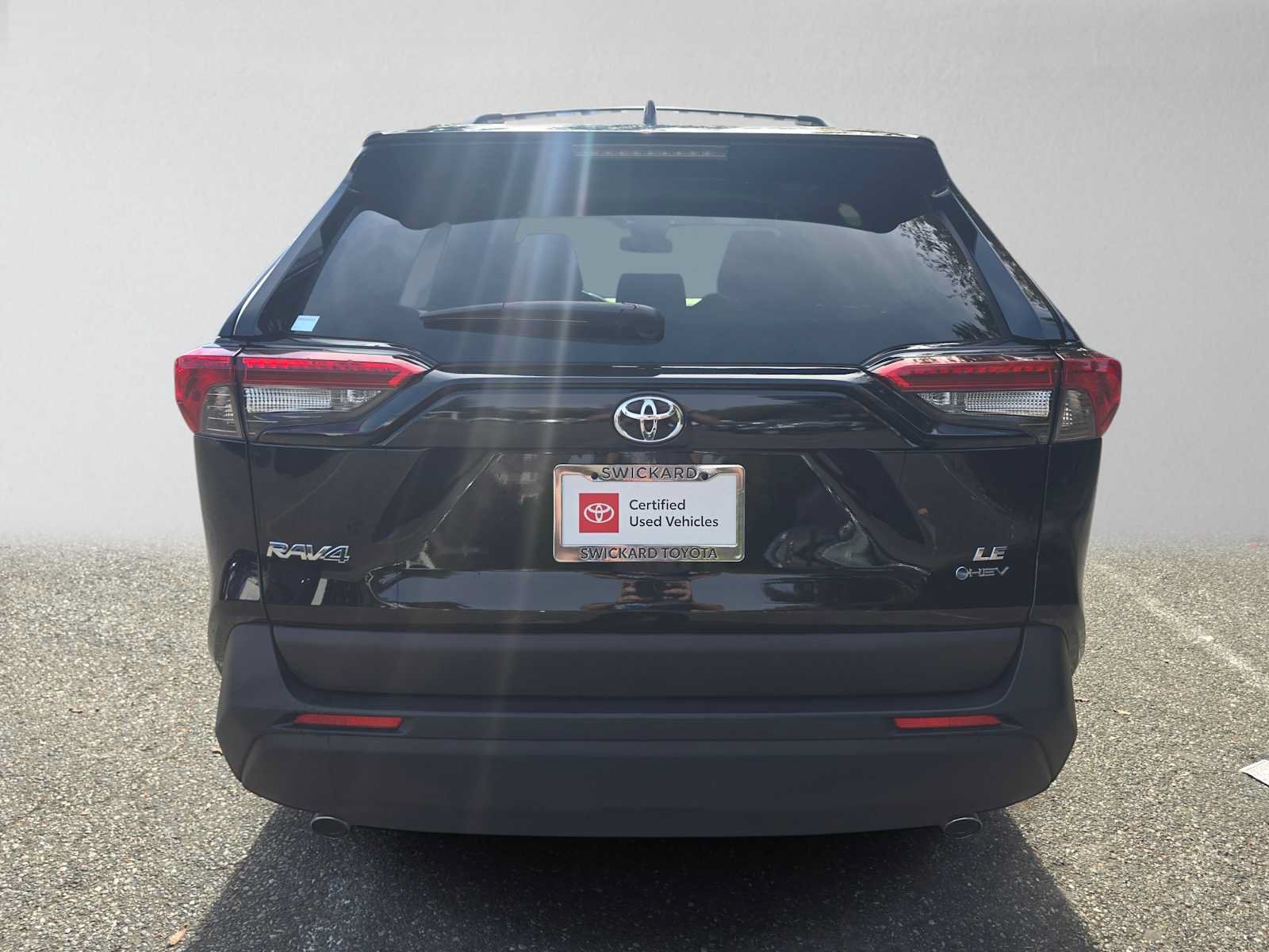 Certified 2025 Toyota RAV4 LE AWD/4WD image 4