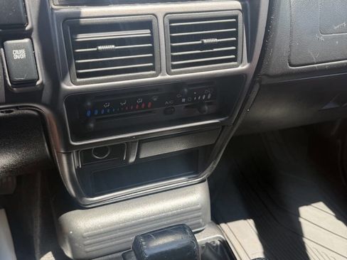 Used 1999 Isuzu VehiCROSS AWD/4WD image 8