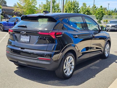 New 2027 Chevrolet Bolt LT w/ Comfort Package FWD image 5