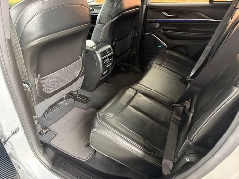 Used 2023 Jeep Grand Cherokee Overland AWD/4WD image 32