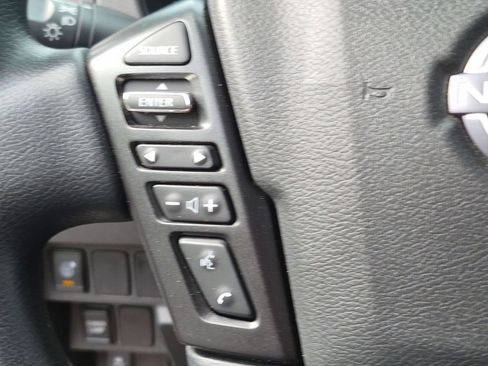 Used 2025 Nissan Frontier SV RWD image 14