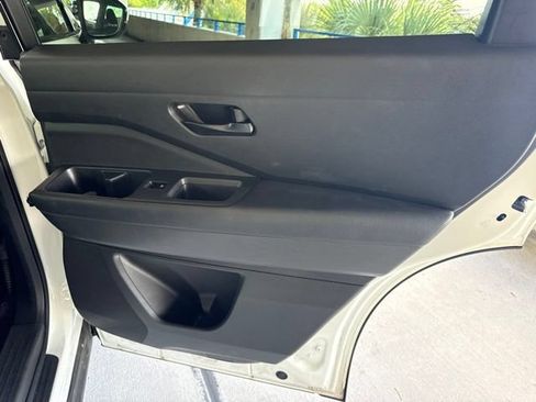 Used 2025 Nissan Pathfinder SV FWD image 15