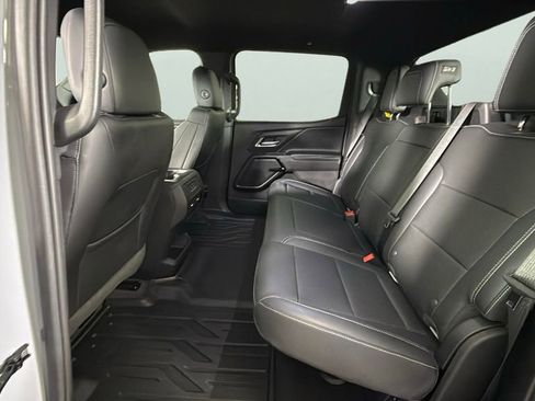 Used 2025 Chevrolet Silverado EV LT image 27