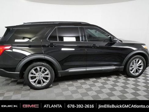 Used 2022 Ford Explorer XLT w/ Equipment Group 202A image 2