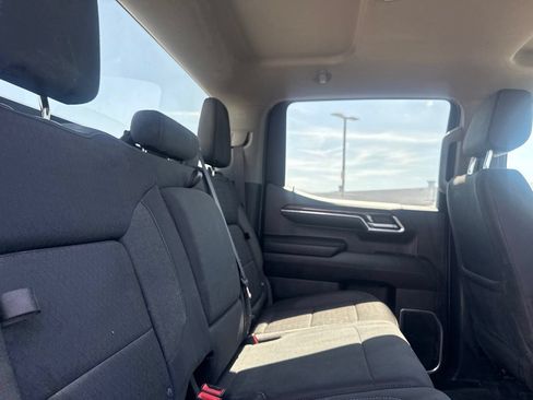 Used 2023 Chevrolet Silverado 1500 LT AWD/4WD image 29