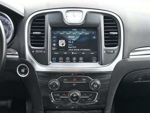 Used 2020 Chrysler 300 Touring L w/ Quick Order Package 2EF image 11