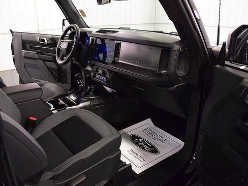 Used 2025 Ford Bronco 2-Door AWD/4WD image 30