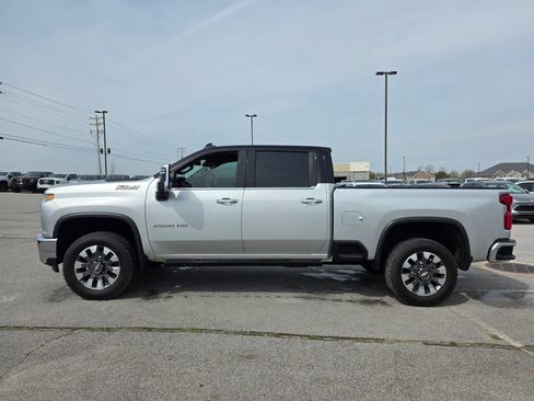 Used 2022 Chevrolet Silverado 2500 LTZ w/ Z71 Off-Road Package AWD/4WD image 4