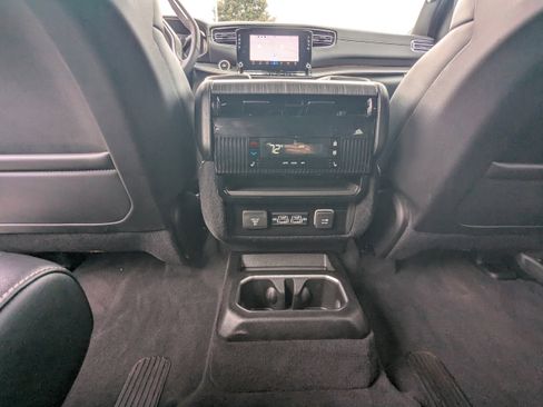 Used 2024 Jeep Wagoneer Series II w/ Convenience Group I image 13