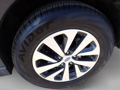 Used 2025 Subaru Outback Premium AWD/4WD image 7