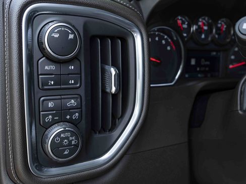 Used 2019 Chevrolet Silverado 1500 LTZ w/ LTZ Texas Edition AWD/4WD image 40