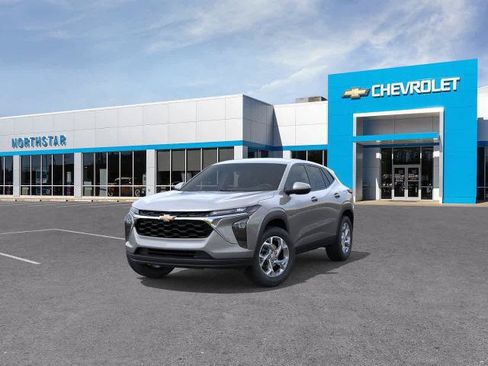 New 2026 Chevrolet Trax LS w/ LS Convenience Package FWD image 8